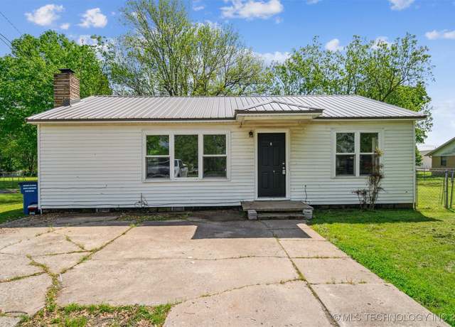 Property at 212 N Gray St, Chouteau, OK 74337, 2 beds, 1 bath