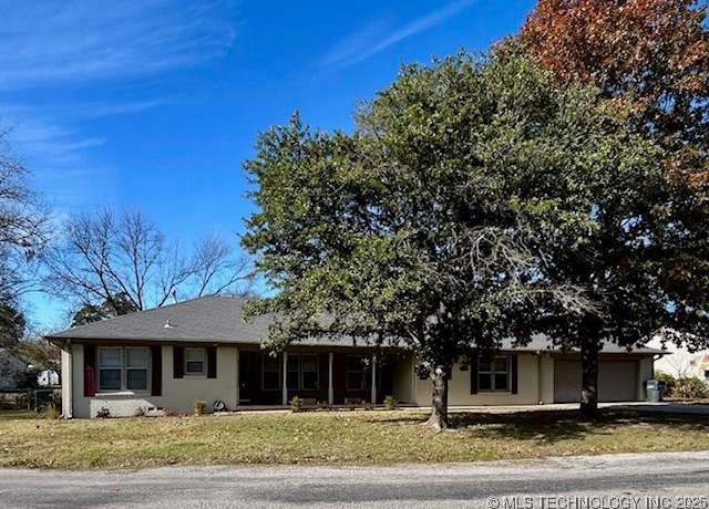 Property at 711 N SW, Ardmore, OK 73401, 4 beds, 2 baths