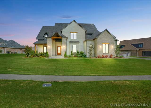 Property at 2715 E 136th St S, Bixby, OK 74008, 4 beds, 4.5 baths