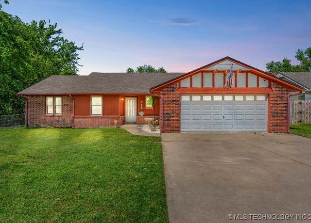 Property at 103 SE Elmhurst Ct, Bartlesville, OK 74006, 3 beds, 2 baths