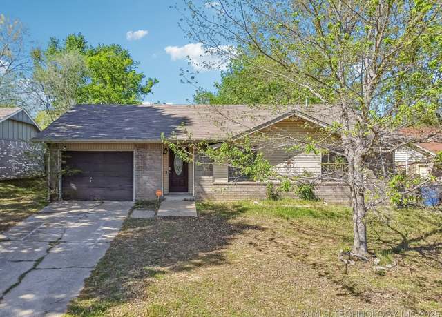 Property at 212 W Austin St, Broken Arrow, OK 74011, 3 beds, 1 bath