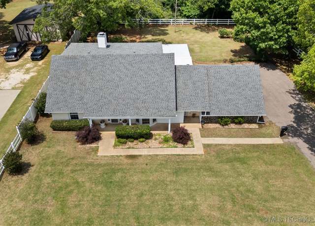 Property at 1403 S Monte Vis, Ada, OK 74820, 4 beds, 2.5 baths