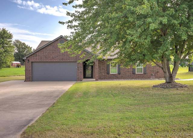 Property at 9425 S 258th Pl E, Broken Arrow, OK 74014, 3 beds, 2 baths