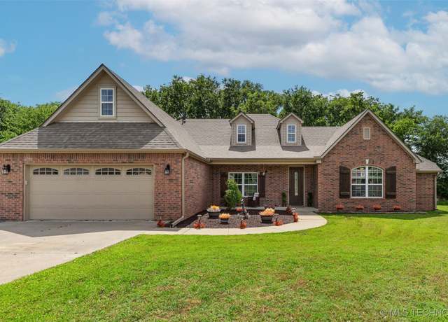 Property at 18932 Spring Creek Ln, Claremore, OK 74017, 3 beds, 2 baths