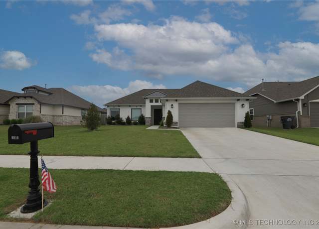 Property at 9516 E 131st Pl S, Bixby, OK 74008, 3 beds, 2 baths