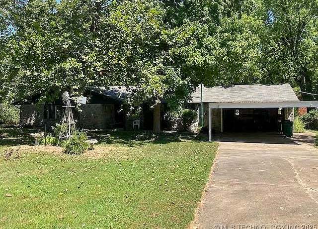 Property at 9511 S 190th East Ave, Broken Arrow, OK 74012, 3 beds, 2 baths