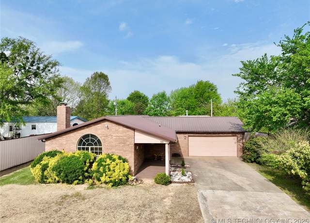 Property at 351 Hamilton Rd, Eufaula, OK 74432, 4 beds, 3 baths