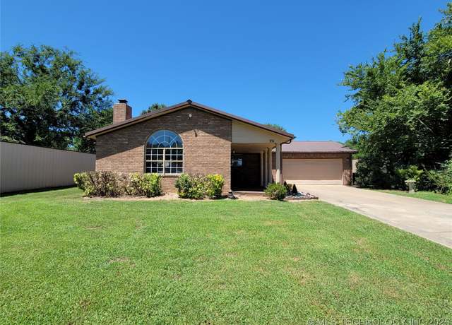 Property at 351 Hamilton Rd, Eufaula, OK 74432, 4 beds, 3 baths