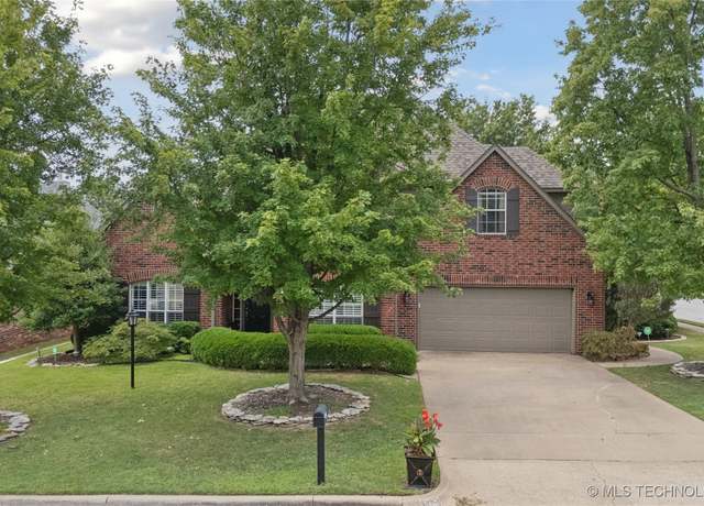 Property at 7104 E 81st Pl, Tulsa, OK 74133, 5 beds, 3 baths