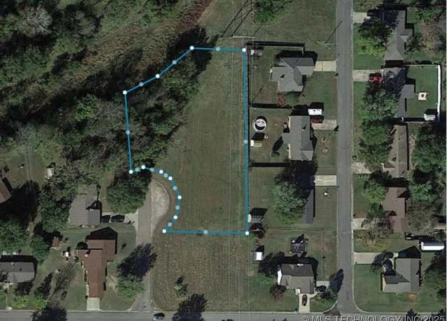 Property at 1 Courtland Cir, Wagoner, OK 74467