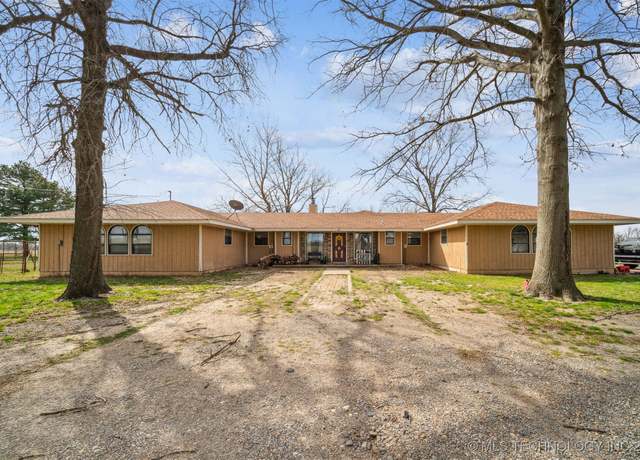 Property at 20220 E 700 Rd, Wagoner, OK 74467, 3 beds, 3 baths