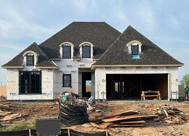 Property at 670 E 149th St S, Glenpool, OK 74033, 3 beds, 2.5 baths