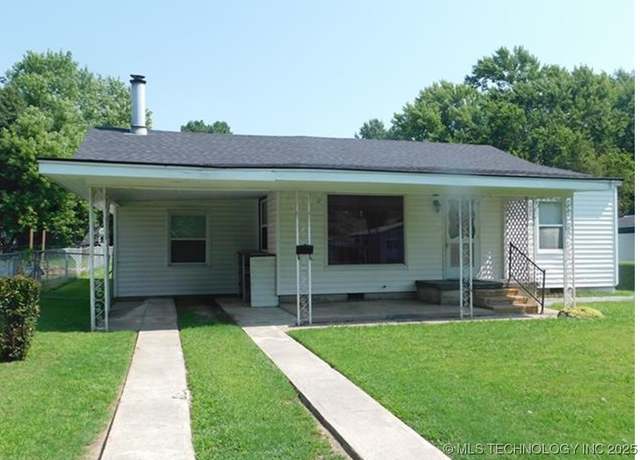 Property at 814 North St, Muskogee, OK 74403, 2 beds, 1 bath