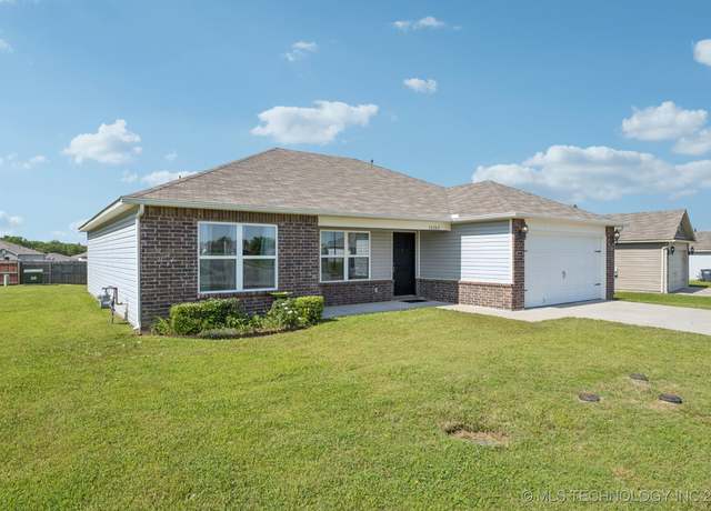 Property at 10202 E Larry St, Claremore, OK 74019, 3 beds, 2 baths
