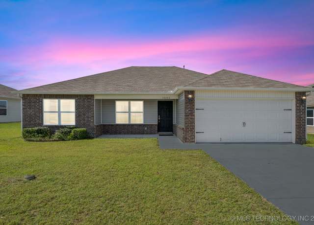 Property at 10202 E Larry St, Claremore, OK 74019, 3 beds, 2 baths