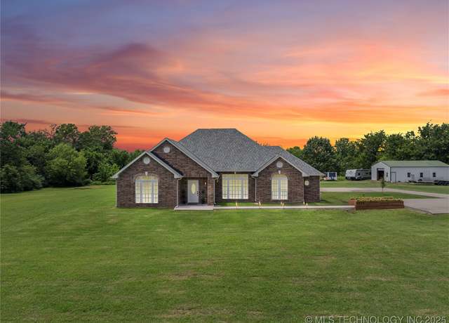 Property at 6420 S 273rd East Ave, Broken Arrow, OK 74014, 4 beds, 2.5 baths