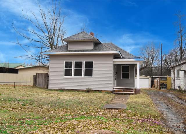 Property at 428 N K St, Muskogee, OK 74403, 3 beds, 3 baths