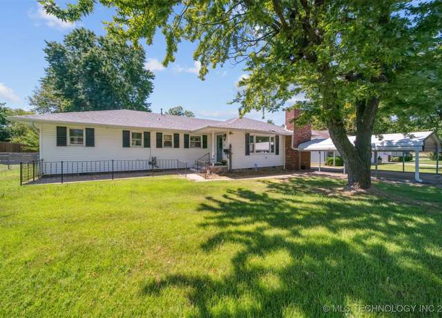 Property at 717 W Clyde Ave, Vinita, OK 74301, 3 beds, 1.5 baths