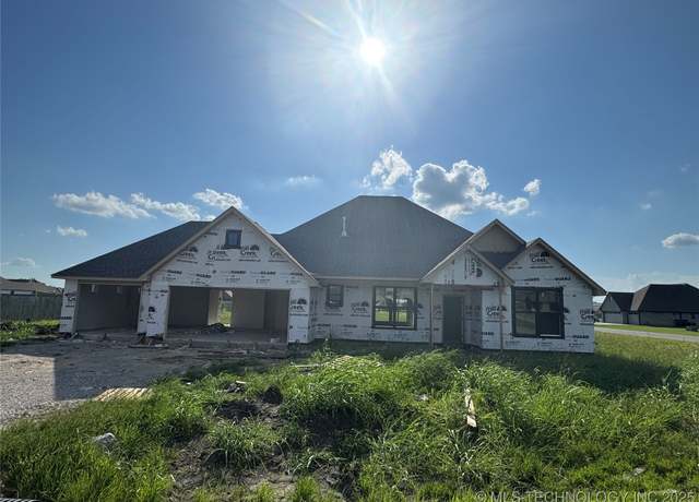 Property at 14256 N 71st EastAvenue, Collinsville, OK 74021, 4 beds, 2.5 baths