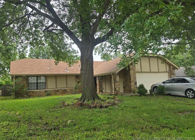 Property at 2957 W 65th St, Tulsa, OK 74132, 3 beds, 2 baths