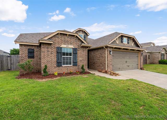 Property at 10915 N 117th Pl E, Owasso, OK 74055, 3 beds, 2 baths