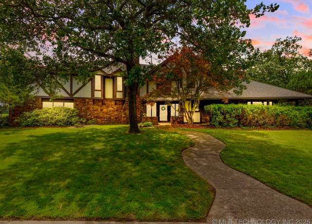 Property at 639 Oakridge Dr, Bartlesville, OK 74006, 4 beds, 3 baths