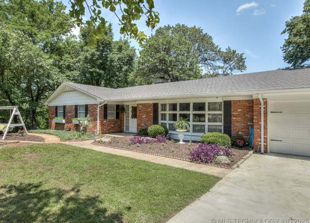 Property at 10101 E 156th St N, Collinsville, OK 74021, 3 beds, 2 baths