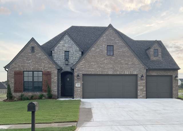 Property at 2600 W Twin Oaks St, Broken Arrow, OK 74012, 3 beds, 3 baths