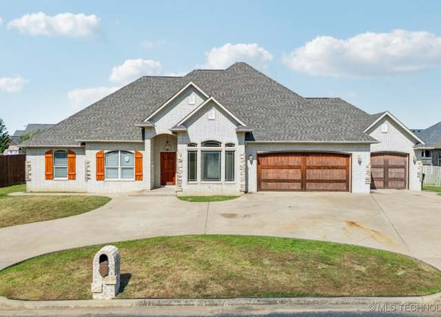 Property at 4113 Stonecreek Dr, Muskogee, OK 74403, 4 beds, 2.5 baths