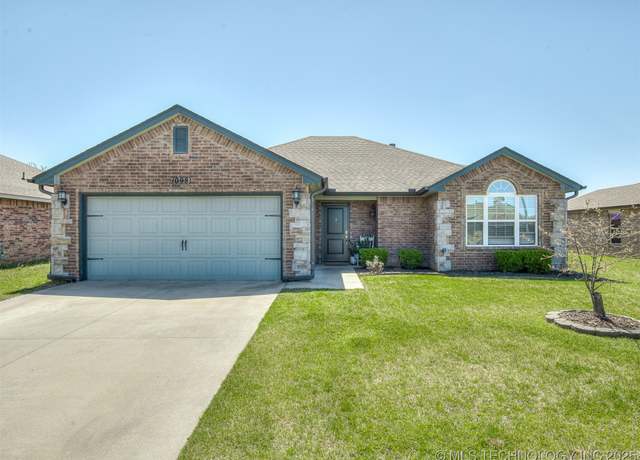 Property at 1098 E 146th Ct S, Glenpool, OK 74033, 3 beds, 2 baths