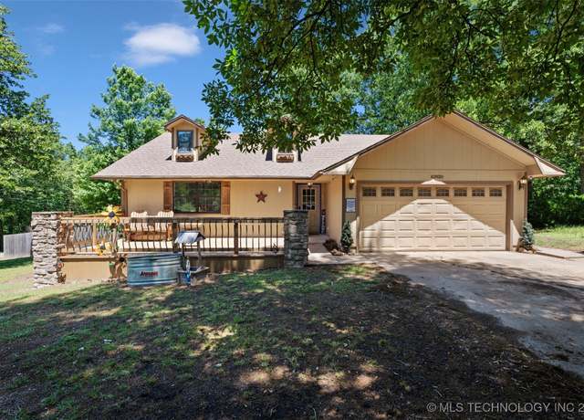 Property at 62820 E 312 Rd, Grove, OK 74344, 3 beds, 3 baths