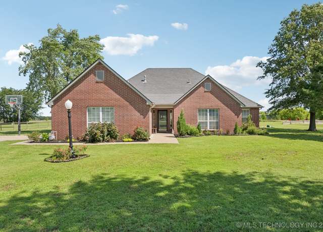 Property at 7051 E 150th St N, Collinsville, OK 74021, 4 beds, 2 baths