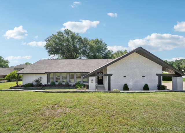 Property at 6908 E 61st Pl, Tulsa, OK 74133, 3 beds, 2 baths