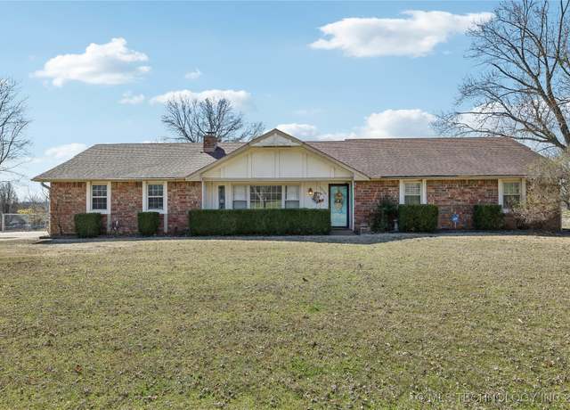 Property at 12130 Vest Dr, Claremore, OK 74017, 3 beds, 2 baths
