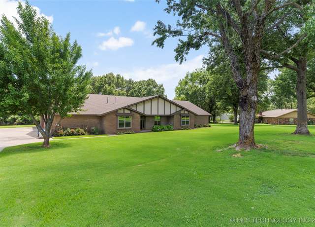Property at 20100 E 129th St S, Broken Arrow, OK 74014, 3 beds, 3 baths