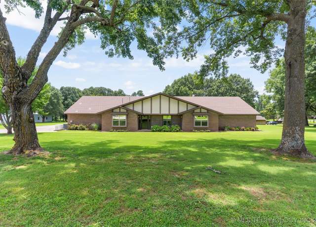 Property at 20100 E 129th St S, Broken Arrow, OK 74014, 3 beds, 3 baths