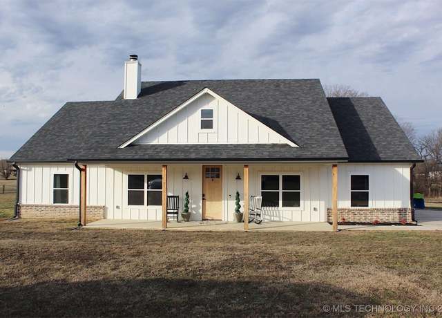 Property at 318 Twin Creeks Ln, Pryor, OK 74361, 3 beds, 3 baths