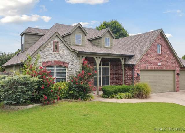 Property at 1503 W Vicksburg Pl, Broken Arrow, OK 74011, 4 beds, 3 baths