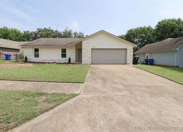 Property at 4901 S Lions Ave, Broken Arrow, OK 74011, 3 beds, 2 baths