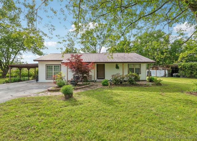 Property at 471401 E 818 Rd, Stilwell, OK 74960, 2 beds, 1 bath