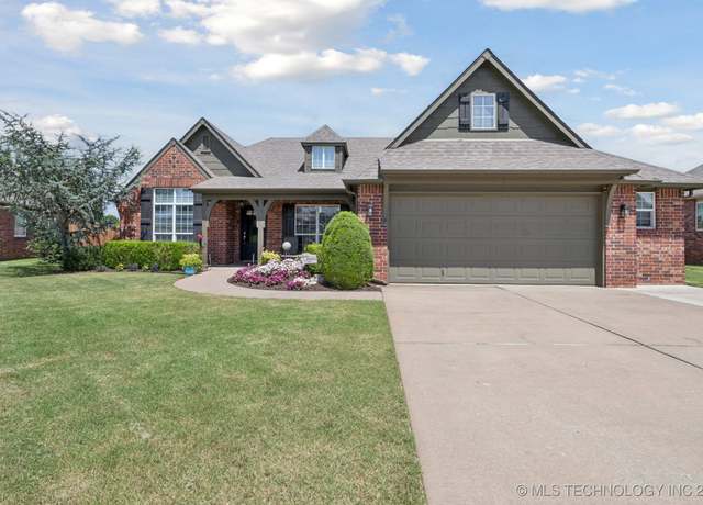 Property at 921 S 75th St, Broken Arrow, OK 74014, 3 beds, 2 baths