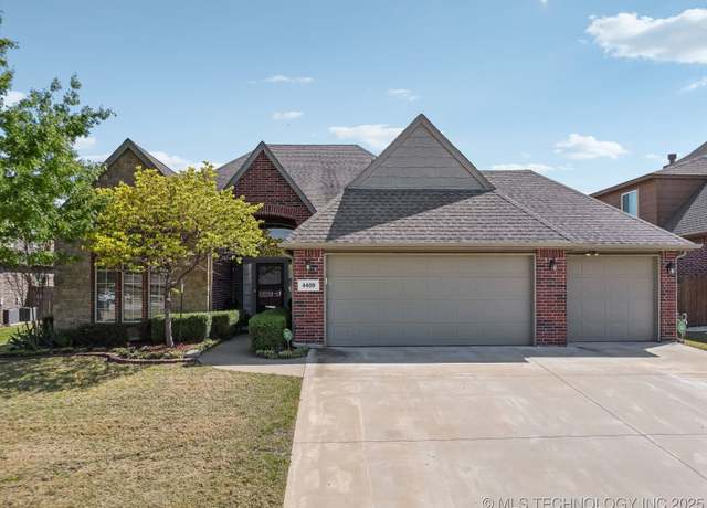 Property at 4409 W Memphis St S, Broken Arrow, OK 74012, 3 beds, 2 baths