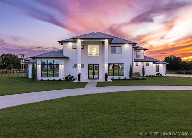 Property at 17076 S 31st EastAvenue, Mounds, OK 74047, 4 beds, 4.5 baths