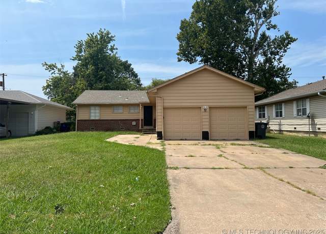 Property at 2810 S Joplin Ave, Tulsa, OK 74114, 3 beds, 1.5 baths