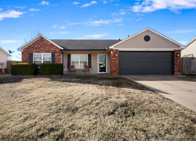 Property at 1101 W 23rd St, Claremore, OK 74017, 3 beds, 2 baths