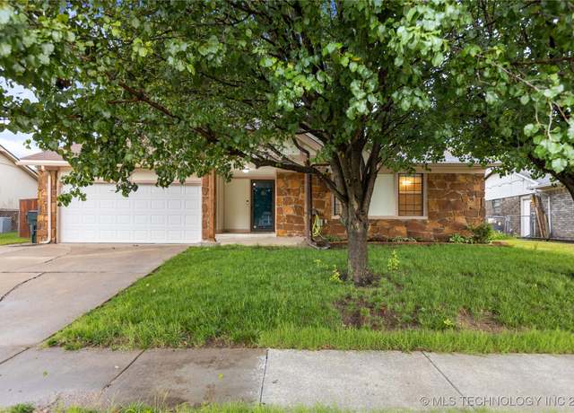 Property at 7607 N 122nd EastAvenue, Owasso, OK 74055, 3 beds, 2 baths