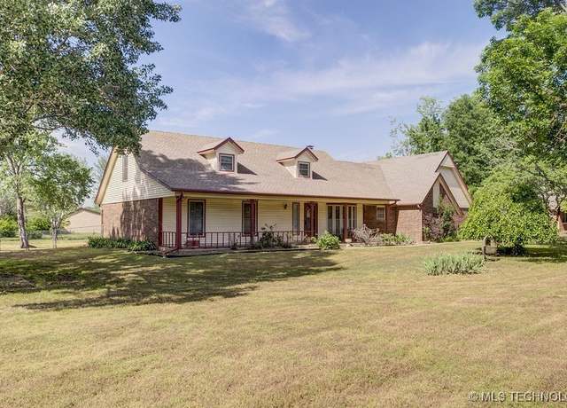 Property at 15717 E 80th St N, Owasso, OK 74055, 4 beds, 2 baths