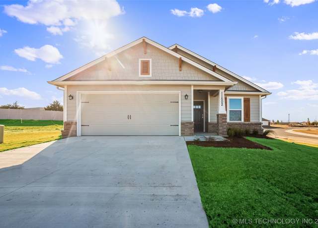 Property at 11502 E 94th Pl, Owasso, OK 74055, 3 beds, 2 baths