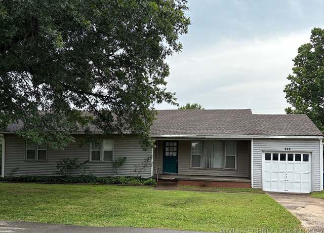 Property at 304 N Chronister Ave, Drumright, OK 74030, 3 beds, 1.5 baths
