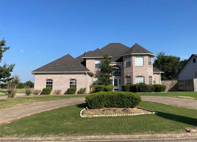 Property at 3700 Shefield, Muskogee, OK 74403, 4 beds, 3 baths